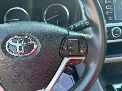 Used 2019 Toyota Highlander Limited image 14