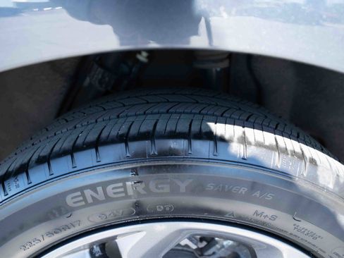 Certified 2023 Honda Accord EX image 29