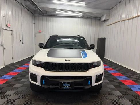 Used 2022 Jeep Grand Cherokee Trailhawk AWD/4WD image 8