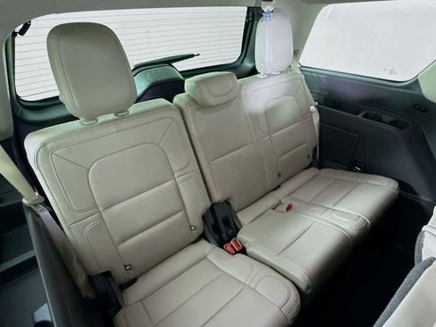Used 2024 Lincoln Navigator Premiere AWD/4WD image 28