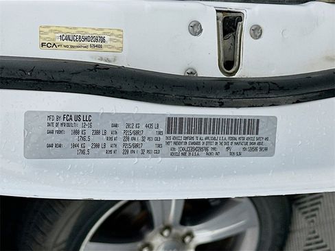 Used 2017 Jeep Compass High Altitude image 27