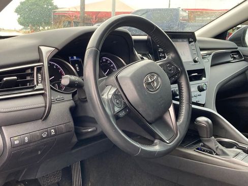 Used 2023 Toyota Camry SE image 8
