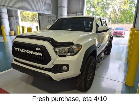 Used 2020 Toyota Tacoma TRD Off-Road image 1