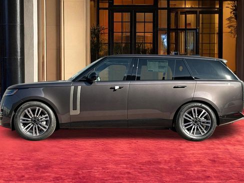 New 2026 Land Rover Range Rover Long Wheelbase SE AWD/4WD image 2