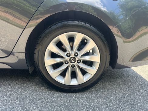 Used 2018 Kia Optima EX w/ Premium Package FWD image 25