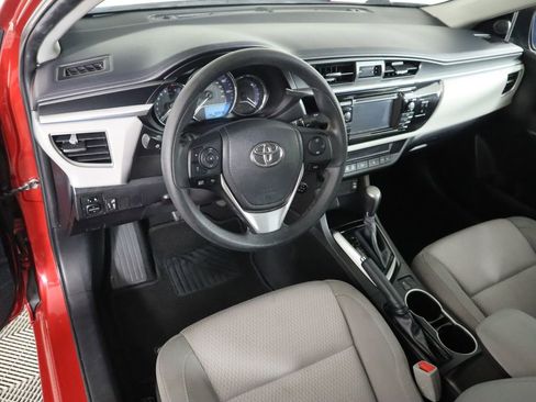 Used 2015 Toyota Corolla LE image 9