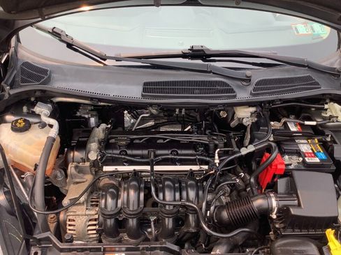 Used 2017 Ford Fiesta SE FWD image 9