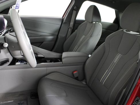 Certified 2023 Hyundai Elantra SEL w/ Convenience Package image 18