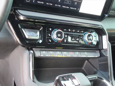 Used 2024 GMC Sierra 1500 AT4 w/ Technology Package image 26