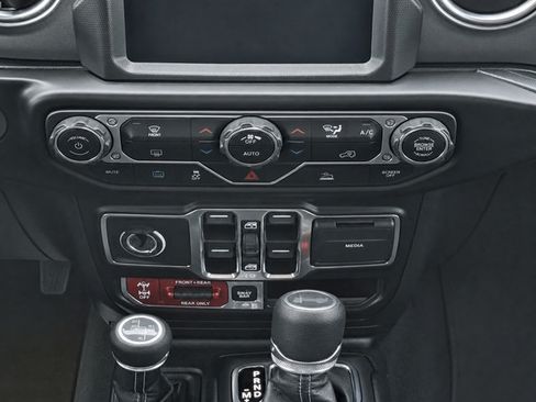 Used 2022 Jeep Wrangler Unlimited Rubicon 4xe AWD/4WD image 11