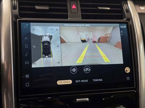 Used 2025 Land Rover Discovery Dynamic SE image 33