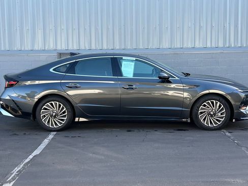 Used 2025 Hyundai Sonata Limited image 3
