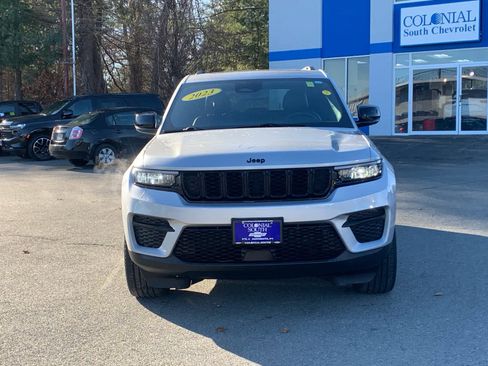 Used 2023 Jeep Grand Cherokee Altitude image 10