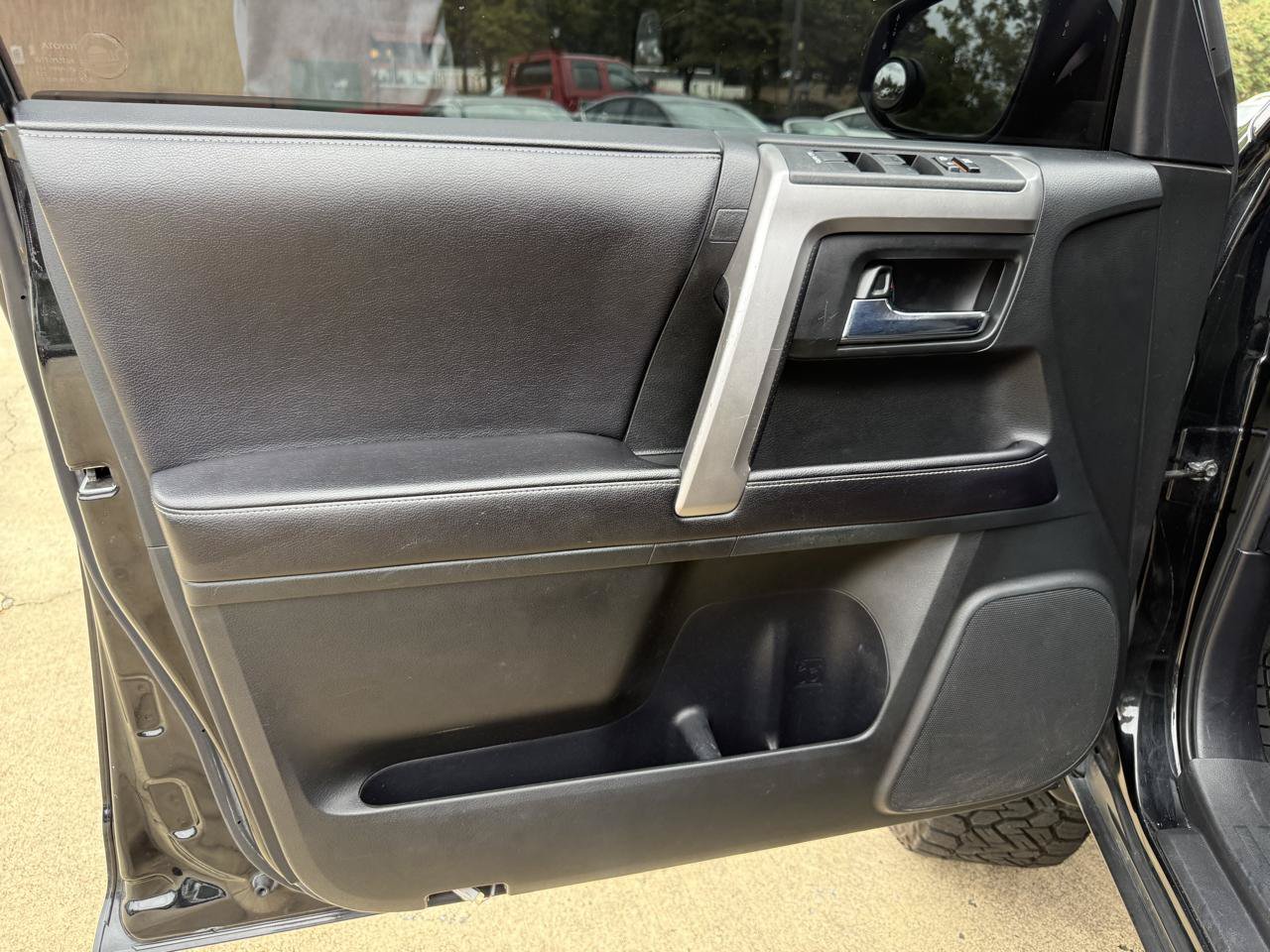Used 2016 Toyota 4Runner SR5 AWD/4WD image 11