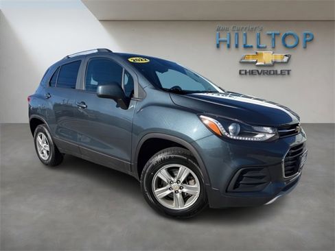 Used 2022 Chevrolet Trax LT w/ LT Convenience Package image 1