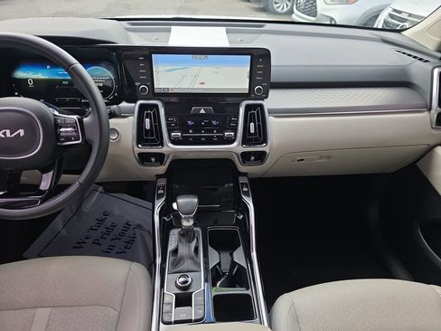 Used 2023 Kia Sorento SX image 16