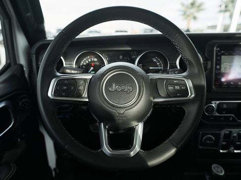 Used 2023 Jeep Wrangler Unlimited Sahara image 37