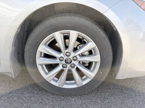 Used 2025 Toyota Corolla SE w/ SE Package FWD image 5