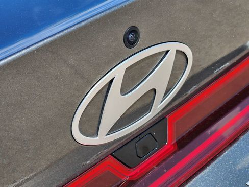 Used 2024 Hyundai Elantra SEL w/ Convenience Package FWD image 18