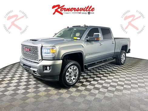 Used 2018 GMC Sierra 2500 Denali w/ Duramax Plus Package image 3