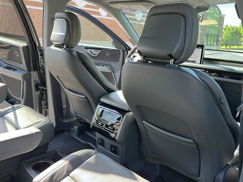 Used 2020 Lincoln Aviator Reserve w/ Elements Package Plus image 32