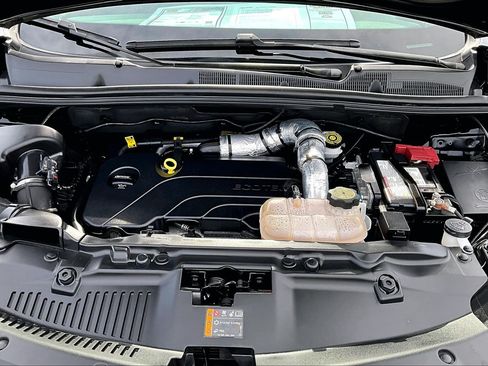 Used 2022 Buick Encore Preferred w/ Safety Package FWD image 9
