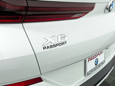 Used 2022 BMW X6 xDrive40i w/ M Sport Package image 10