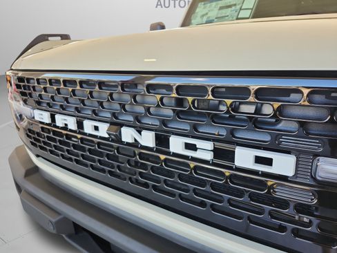 New 2026 Ford Bronco Outer Banks w/ Sasquatch Package AWD/4WD image 31