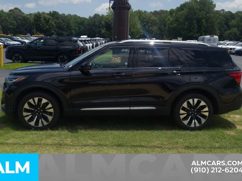 Used 2026 Ford Explorer Platinum w/ LUX Leather Package AWD/4WD image 11