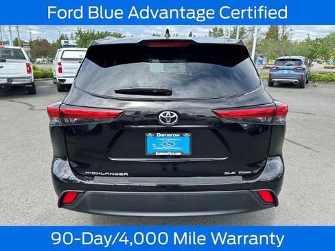 Used 2021 Toyota Highlander XLE AWD/4WD image 6