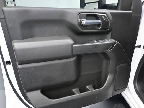 Used 2023 Chevrolet Silverado 2500 Custom w/ Custom Convenience Package image 10