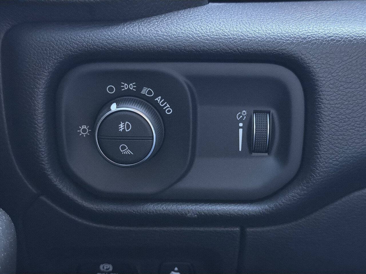 Used 2023 RAM 1500 Big Horn AWD/4WD image 37