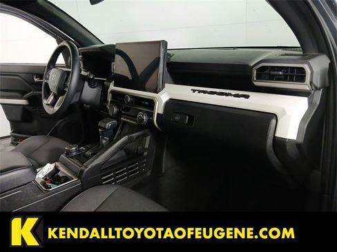 Used 2024 Toyota Tacoma TRD Off-Road image 18