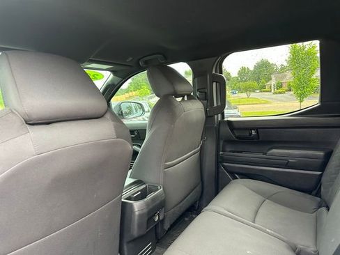 Used 2025 Toyota Tacoma SR AWD/4WD image 17