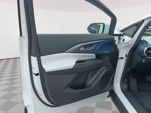 Used 2024 Chevrolet Equinox EV LT FWD image 18