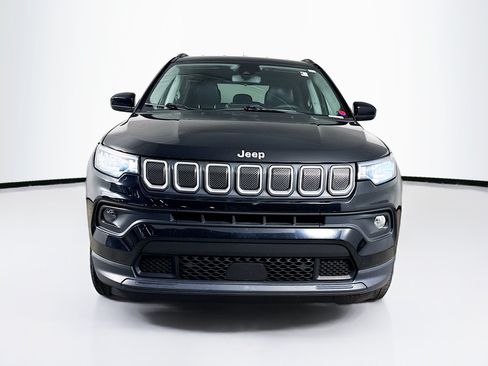 Used 2022 Jeep Compass Latitude AWD/4WD image 3