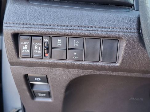 Used 2018 Honda Odyssey EX image 14