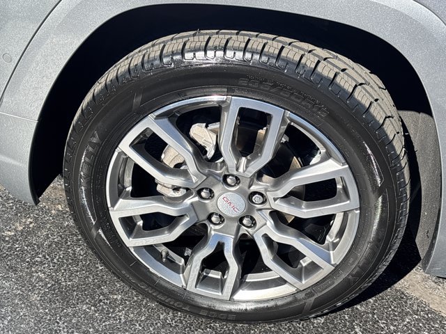 Used 2024 GMC Terrain Denali w/ Denali Premium Package AWD/4WD image 13