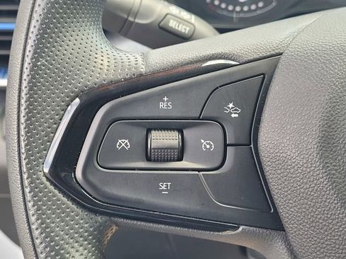 Used 2025 Chevrolet Trax LS image 13