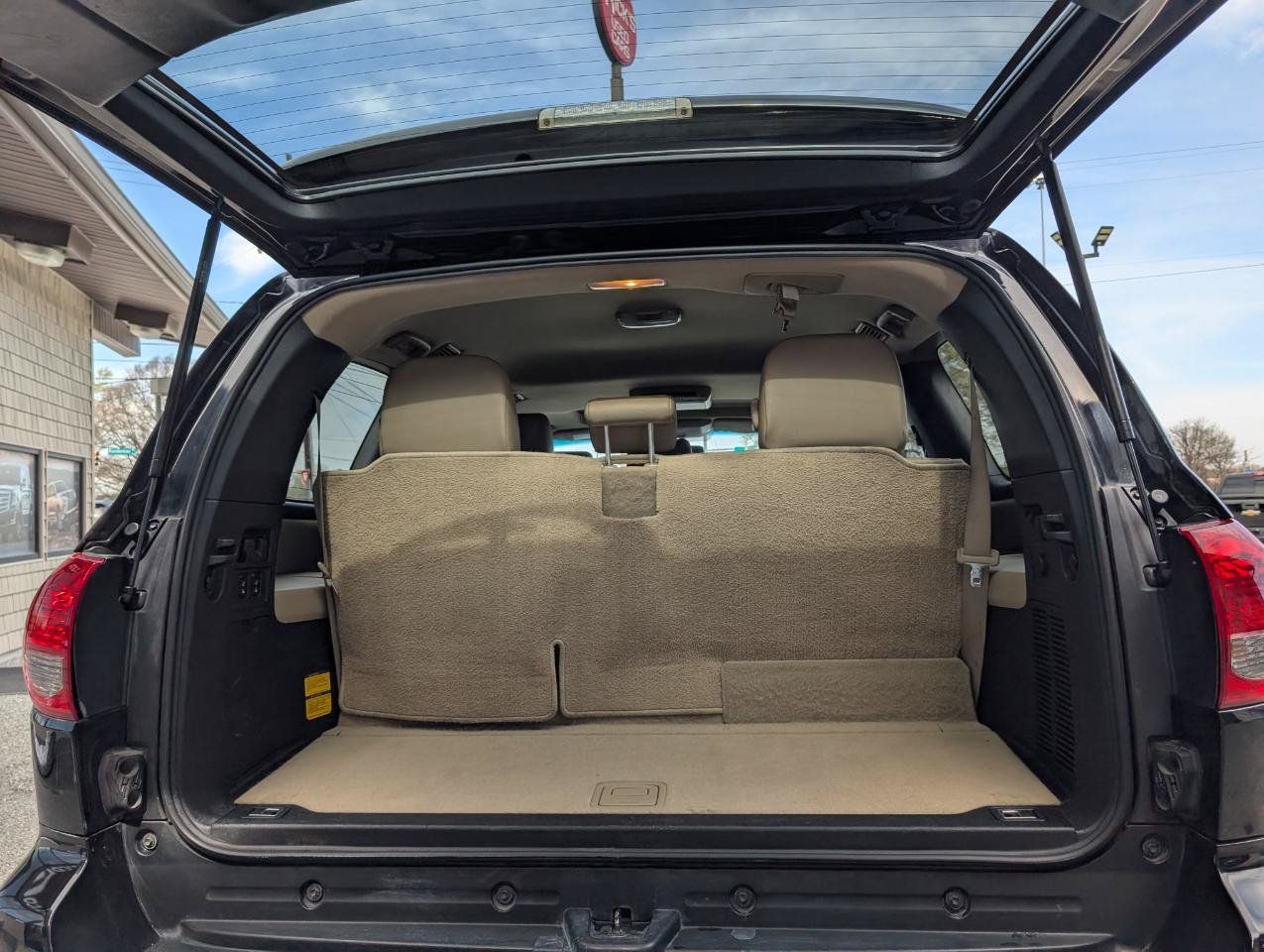 Used 2016 Toyota Sequoia SR5 RWD image 18