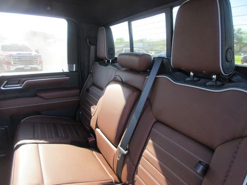 New 2026 GMC Sierra 2500 Denali Ultimate AWD/4WD image 13