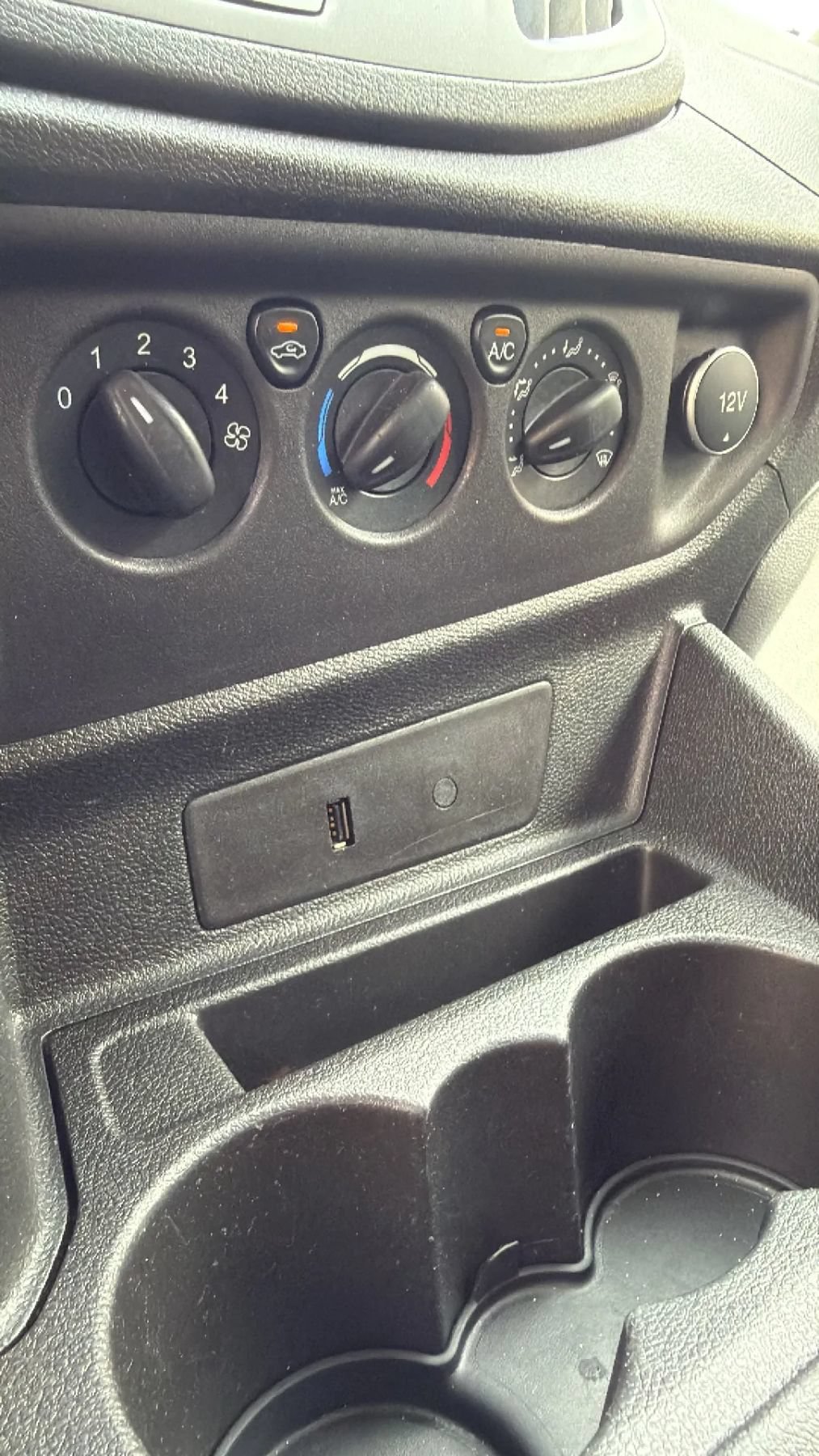 Used 2017 Ford Transit 150 XL RWD image 17