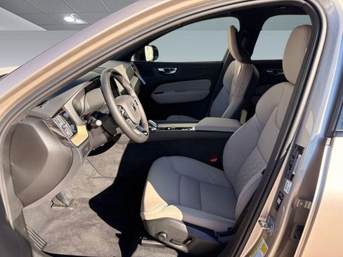 Used 2026 Volvo XC60 B5 Plus w/ Protection Package Premier AWD/4WD image 5