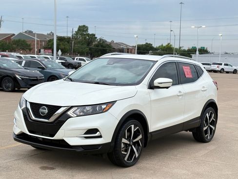 Certified 2022 Nissan Rogue Sport SL AWD/4WD image 4