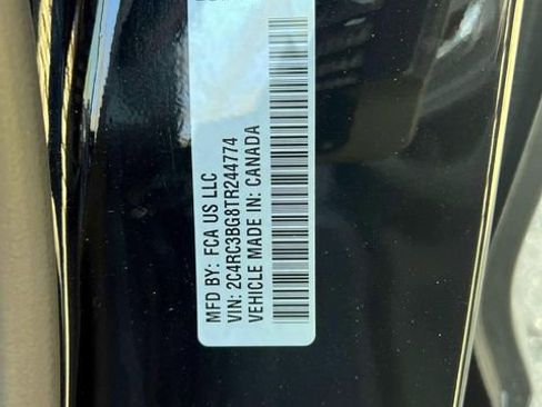 New 2026 Chrysler Pacifica Select image 9