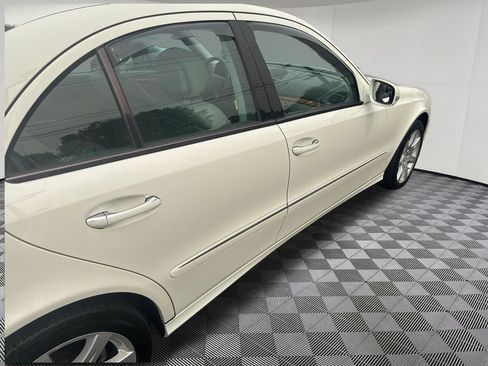 Used 2007 Mercedes-Benz E 350 4MATIC Sedan image 30