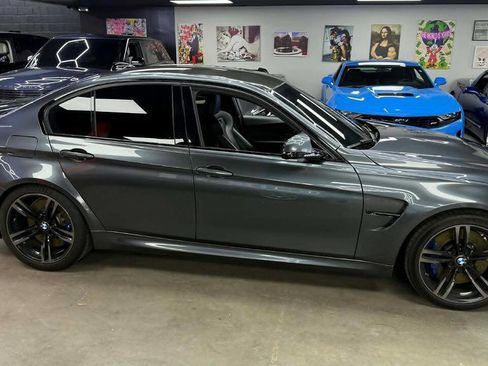 Used 2018 BMW M3 RWD image 8