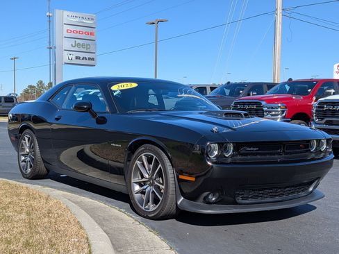 Used 2022 Dodge Challenger R/T w/ Plus Package image 3