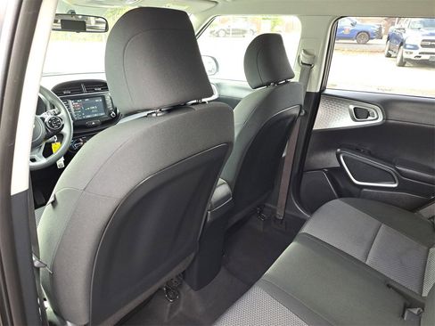 Used 2021 Kia Soul LX image 18