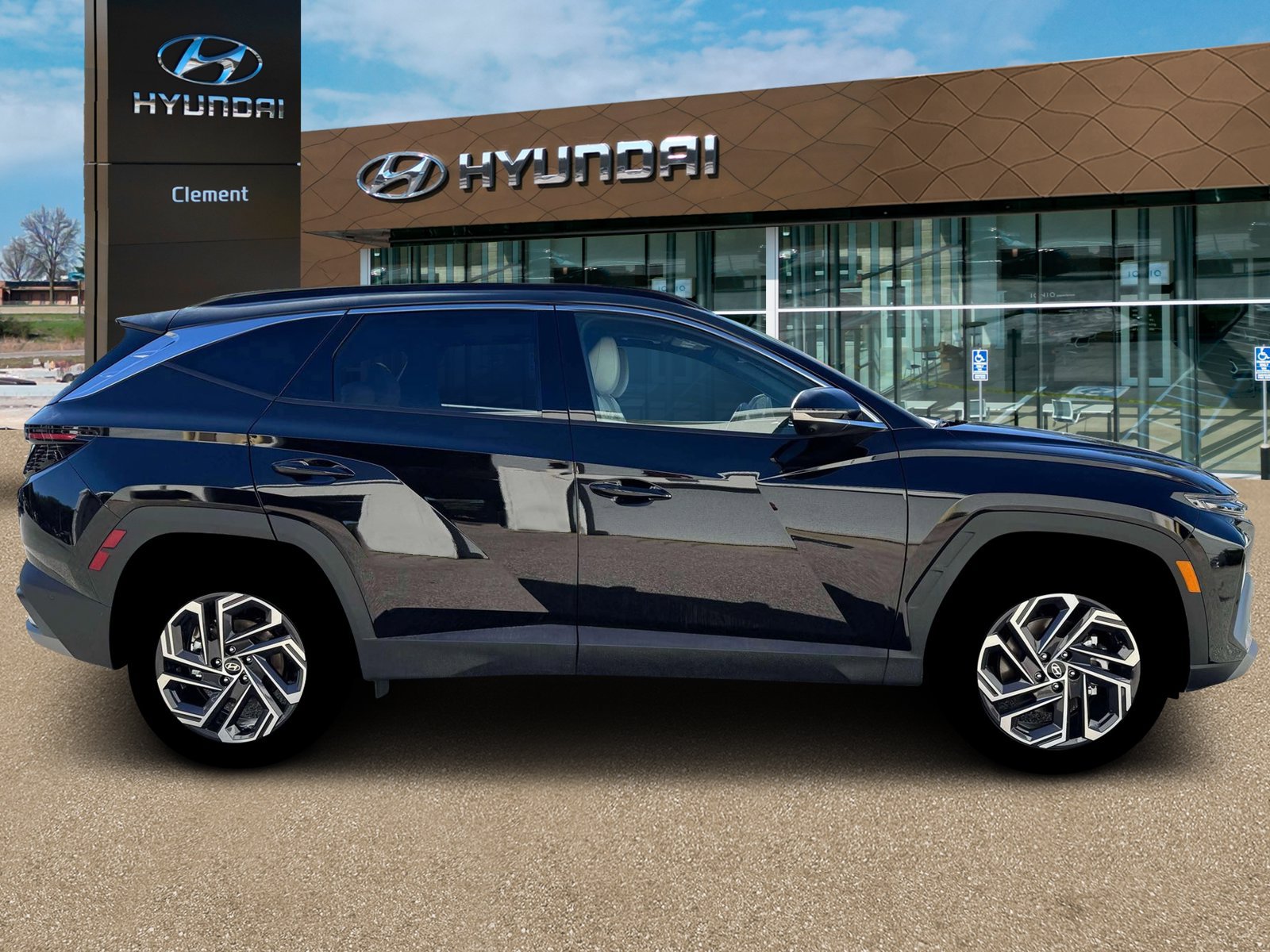 New 2026 Hyundai Tucson Limited w/ Tow & Go Package AWD/4WD image 9